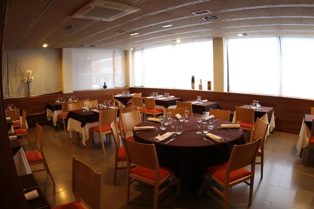 Hotel Viaurelia Montblanc Dış mekan fotoğraf